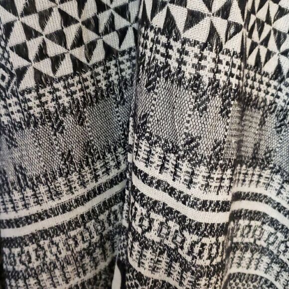 VINCE CAMUTO COVER UP - Picture 6 of 10